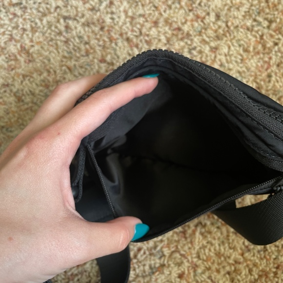 Lululemon Everywhere Belt Bag - Picture 2 of 3